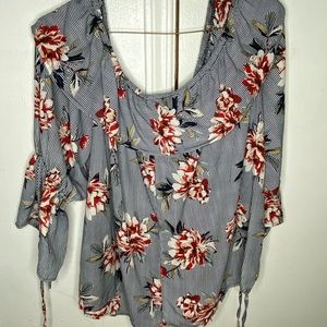 PLUS SIZE FLORAL BLOUSE NEW